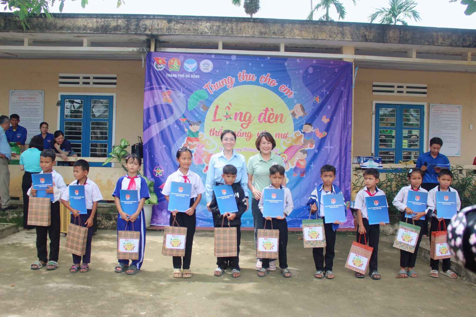 CHƯƠNG TRÌNH “LỒNG ĐÈN THẮP SÁNG ƯỚC MƠ” NĂM 2025 TẠI XÃ PHƯỚC CHÁNH, THÀNH PHỐ ĐÀ NẴNG