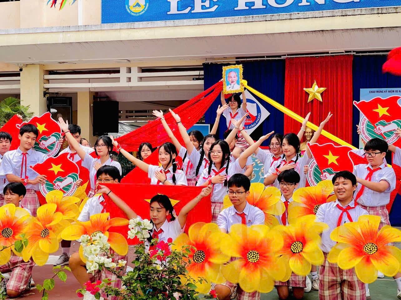 Cung Thiếu nhi Đà Nẵng phối hợp với Trường THCS Lê Hồng Phong tổ chức Ngày hội “Tiến bước lên Đoàn”